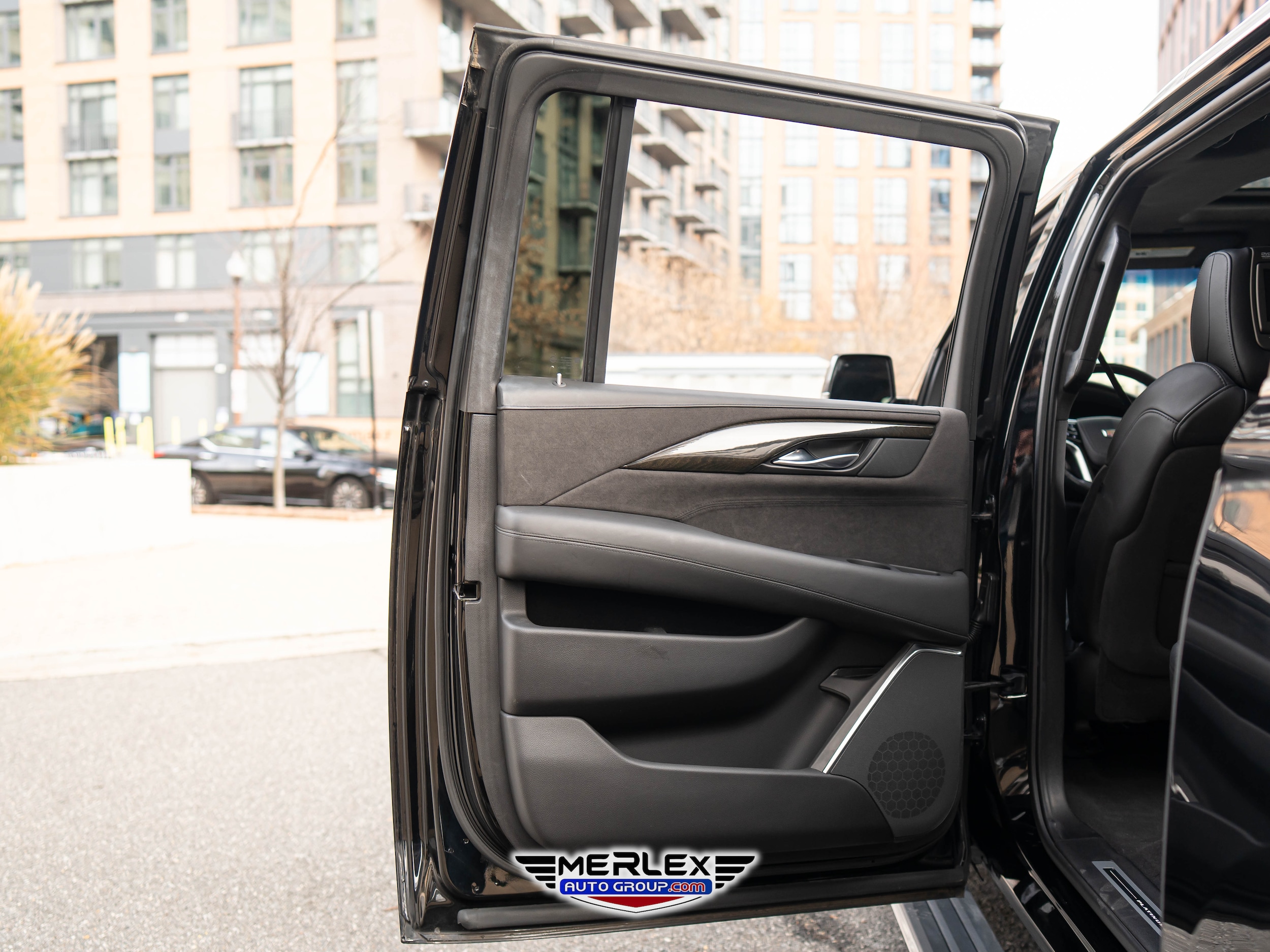 2018 Cadillac Escalade ESV Platinum Image 45 of 50