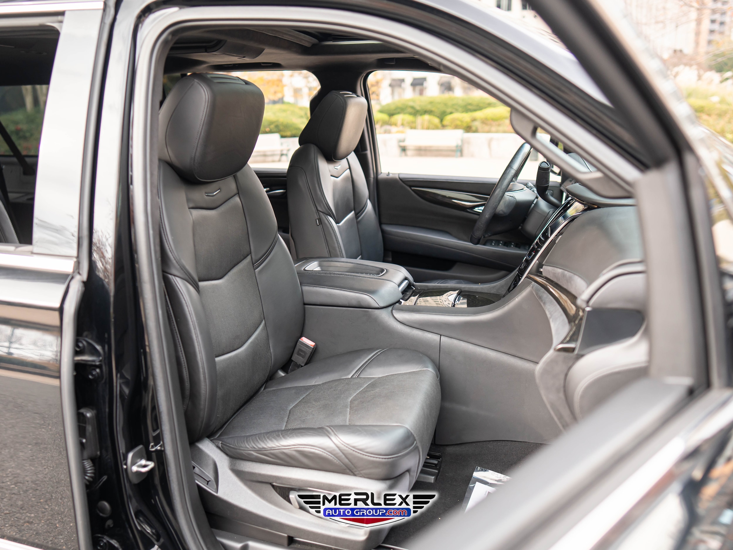 2018 Cadillac Escalade ESV Platinum Image 16 of 50