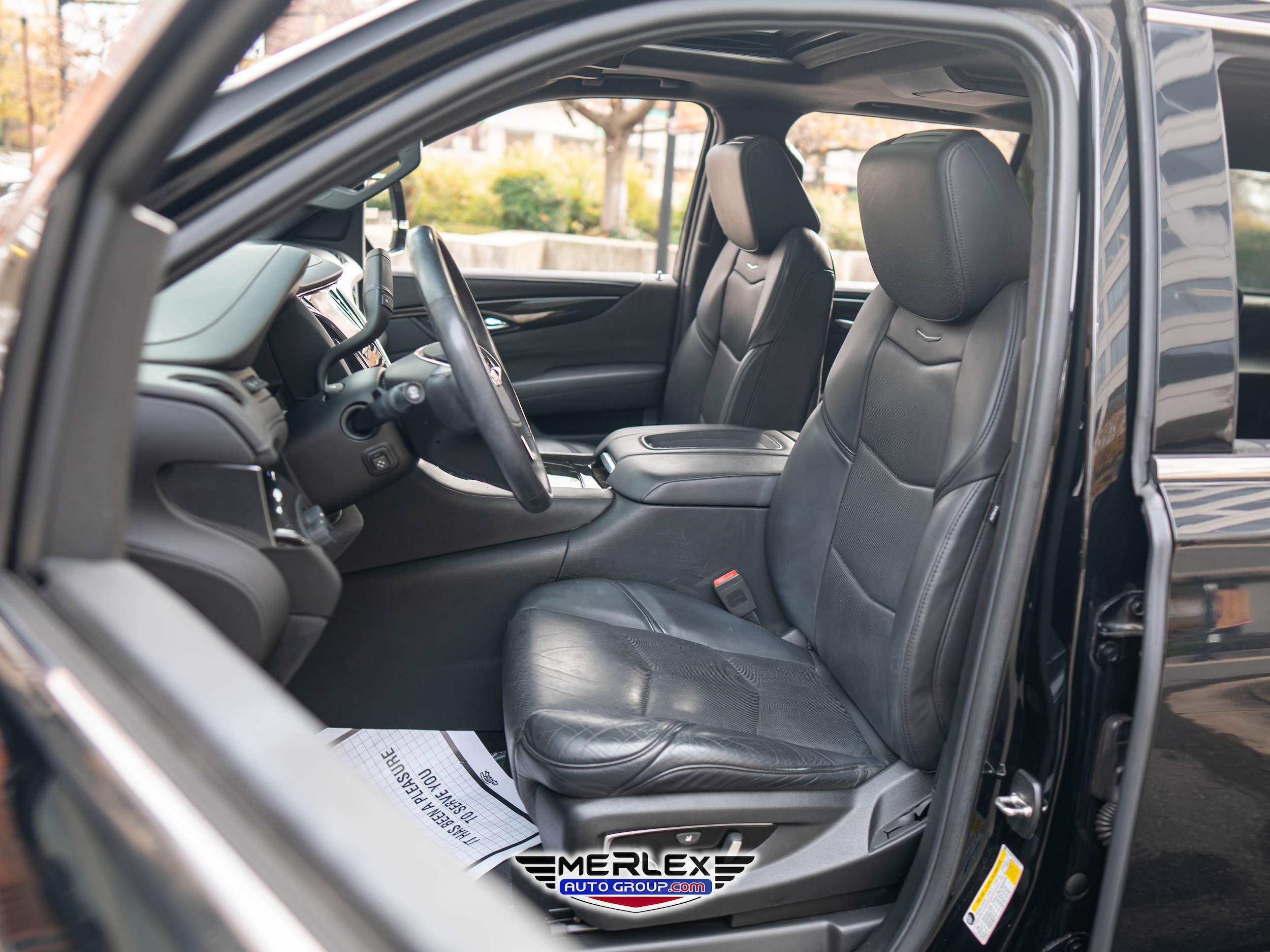 2018 Cadillac Escalade ESV Platinum Image 15 of 50