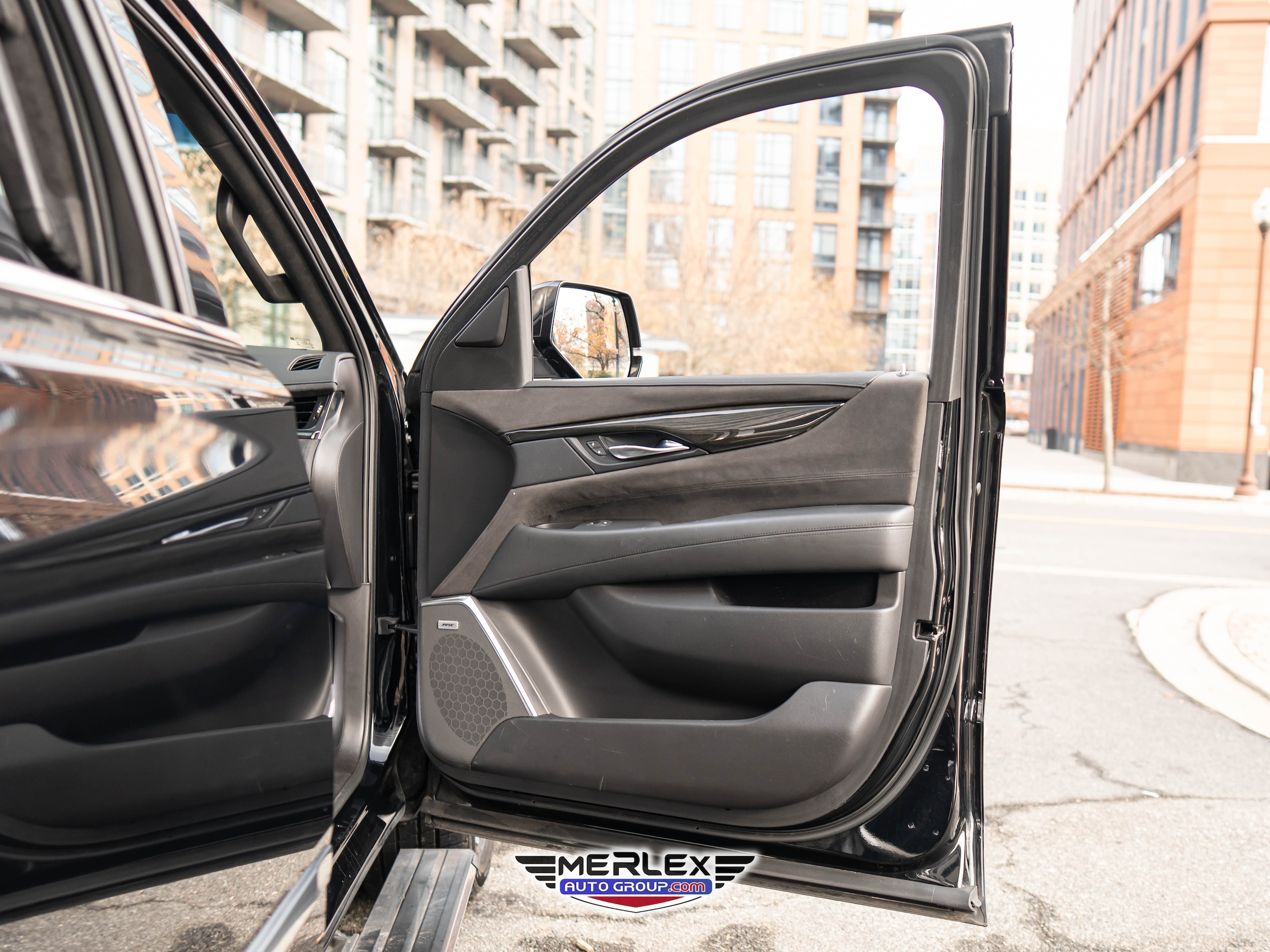 2018 Cadillac Escalade ESV Platinum Image 44 of 50