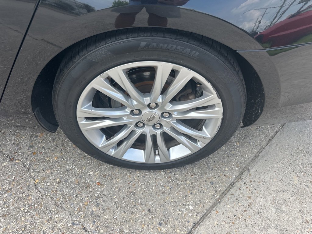 Vehicle image 7 of 19