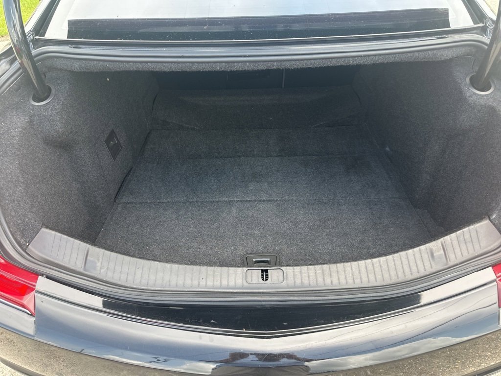 Vehicle image 11 of 19