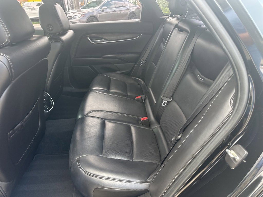 Vehicle image 15 of 19