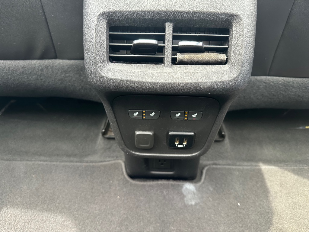 Vehicle image 37 of 55