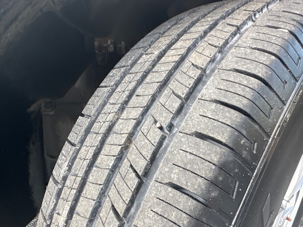 Vehicle image 32 of 34