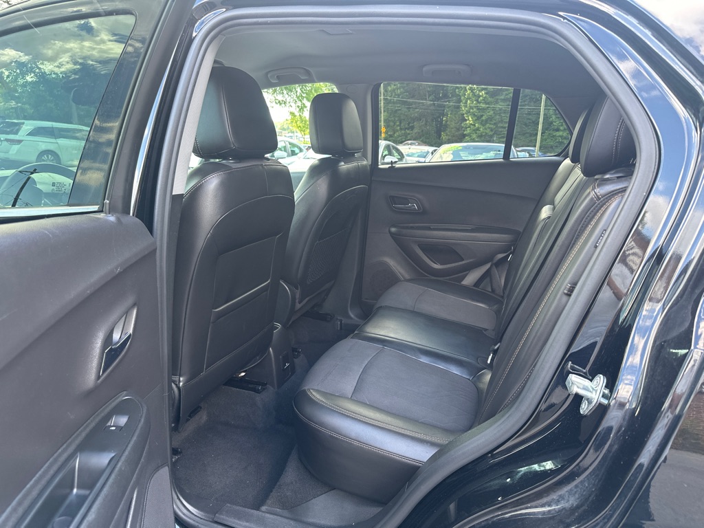 Vehicle image 13 of 34