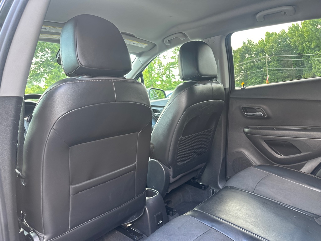 Vehicle image 15 of 34