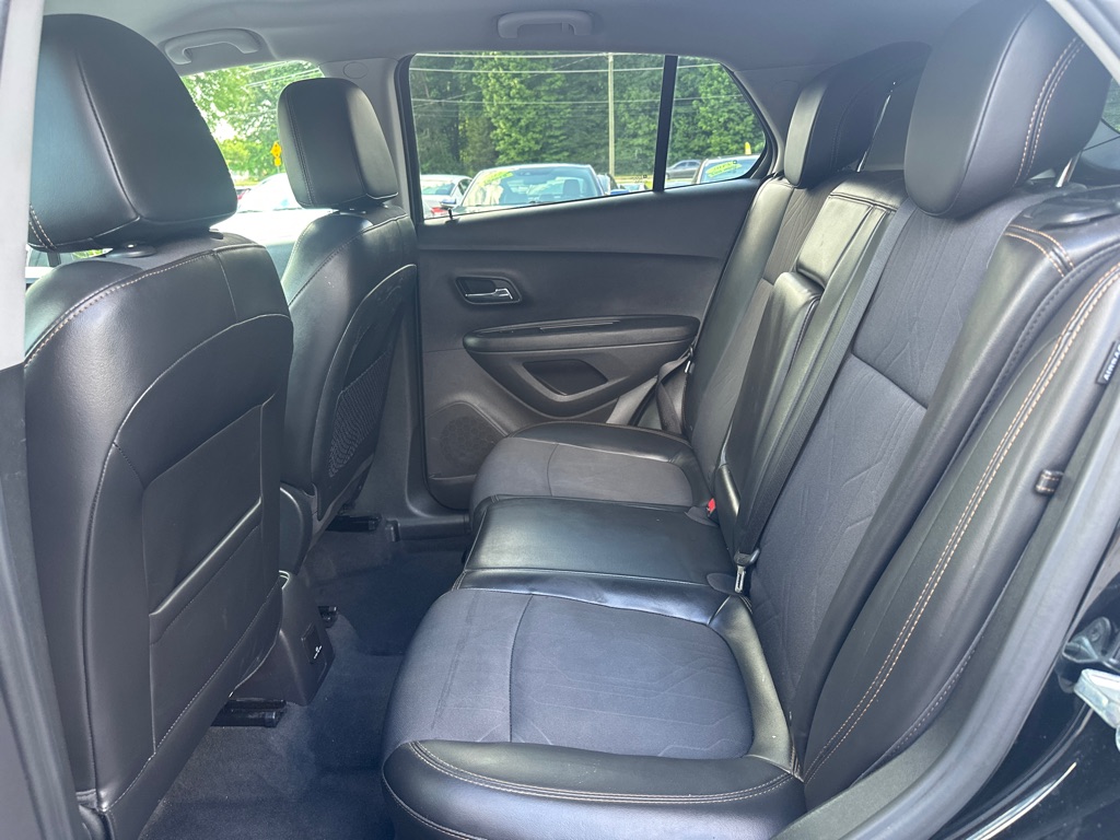 Vehicle image 14 of 34