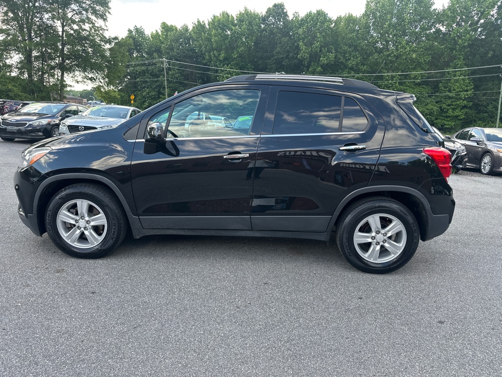 Vehicle image 8 of 34