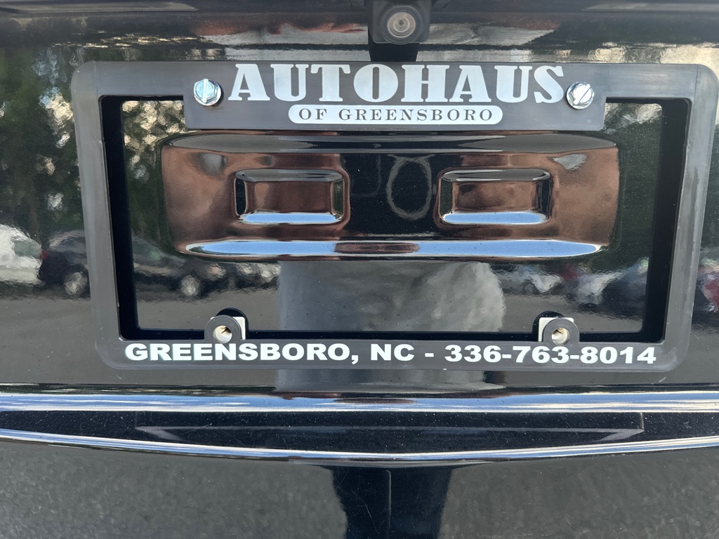 Vehicle image 33 of 34