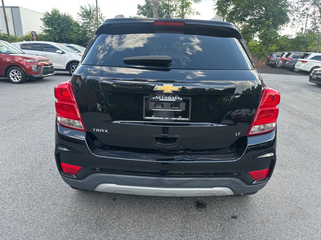 Vehicle image 9 of 34