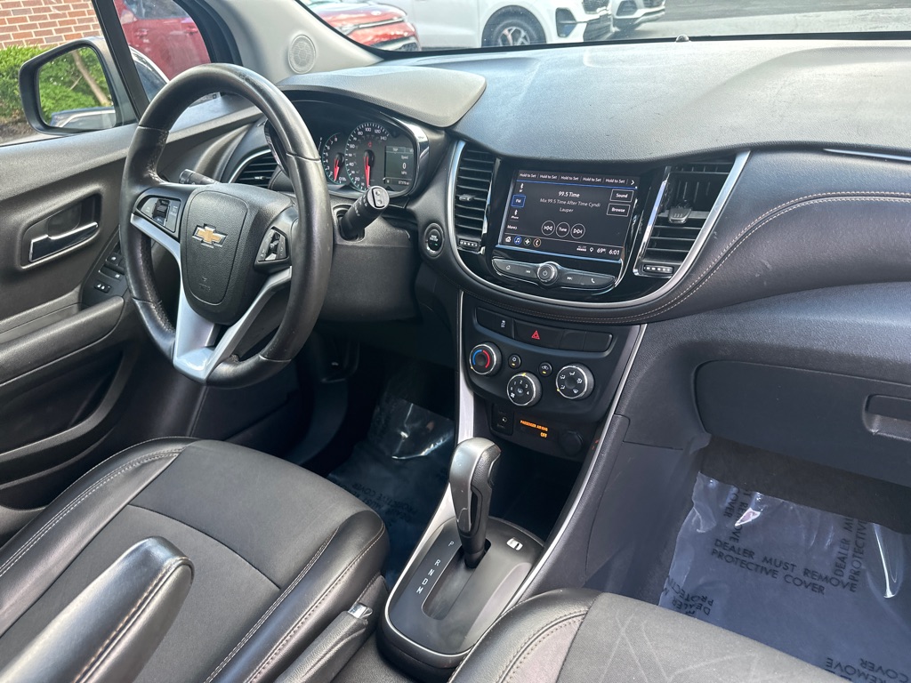 Vehicle image 21 of 34