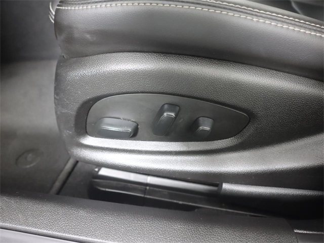 Vehicle image 11 of 29
