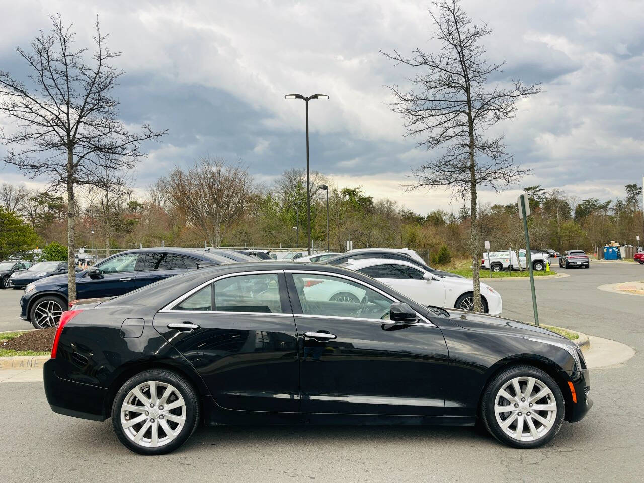 Vehicle image 7 of 45