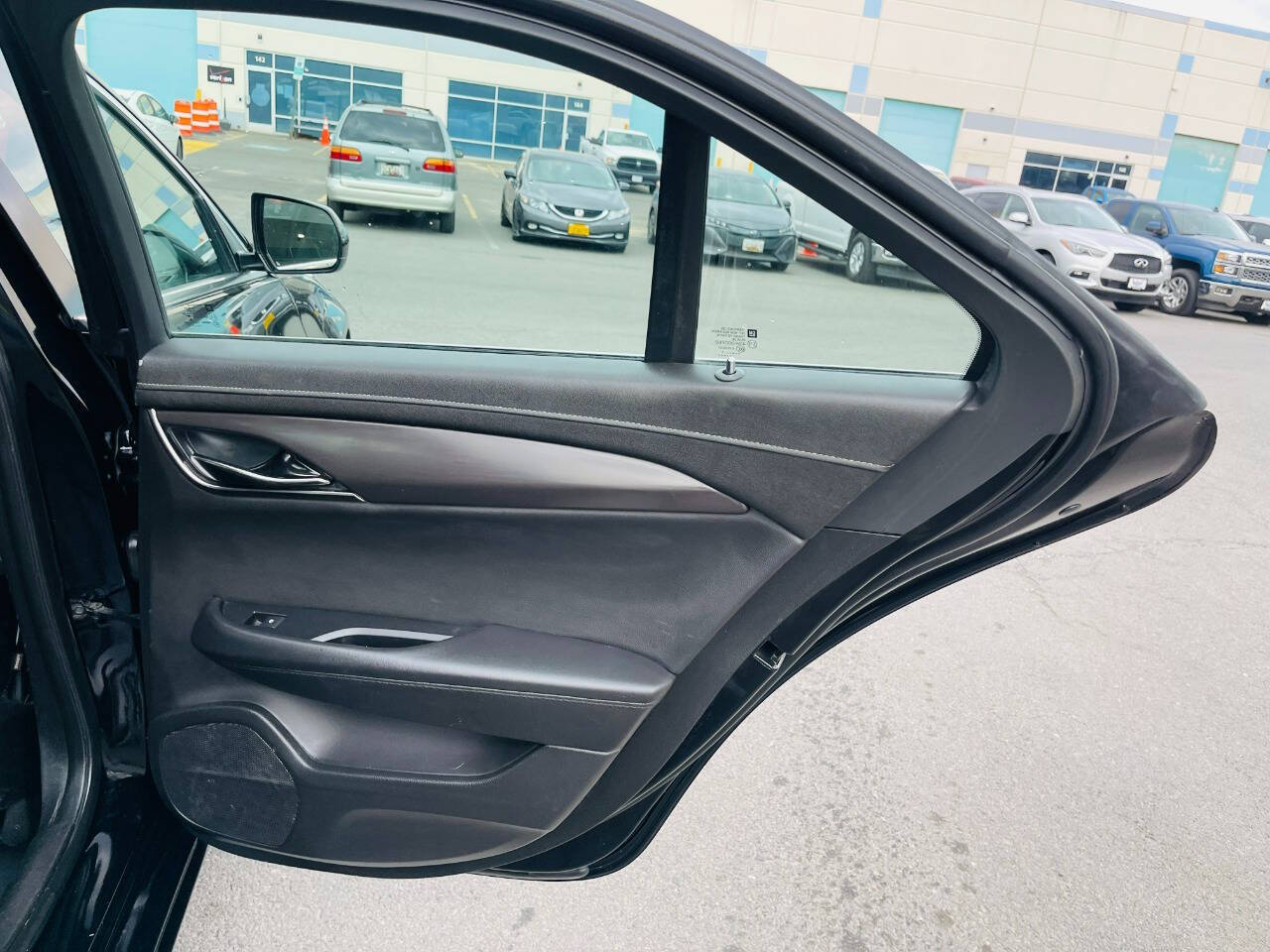 Vehicle image 23 of 45