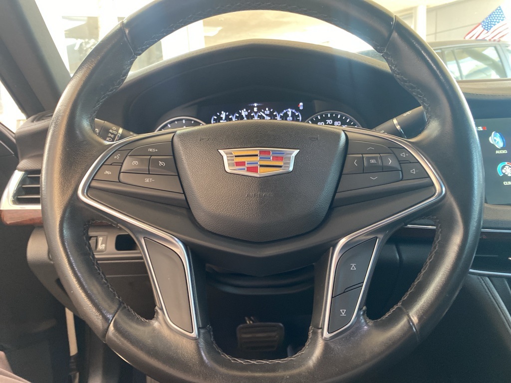 Vehicle image 17 of 34