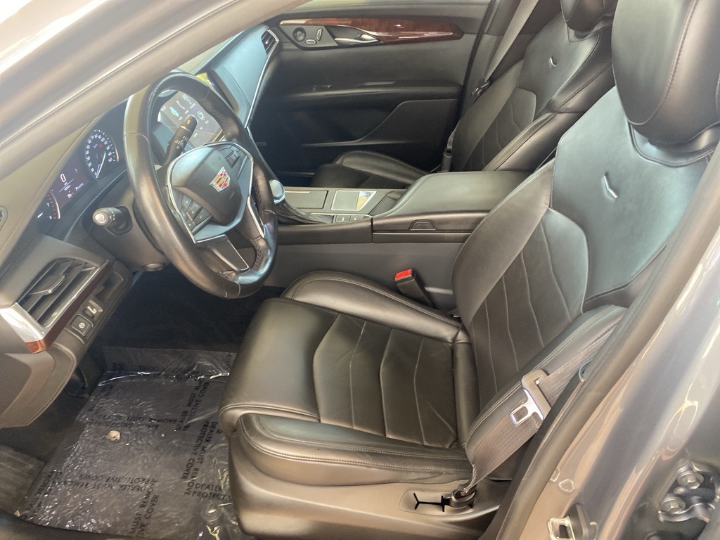 Vehicle image 13 of 34