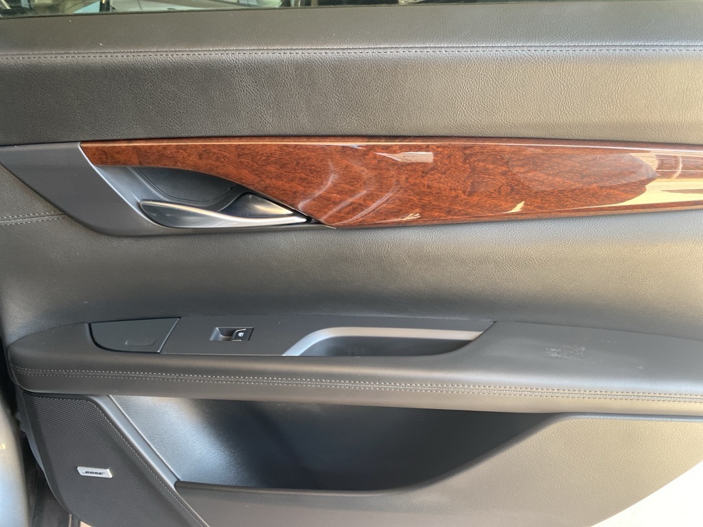Vehicle image 26 of 34