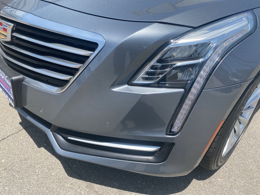 Vehicle image 33 of 34