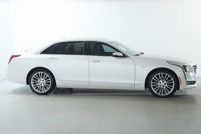 Vehicle image 8 of 46