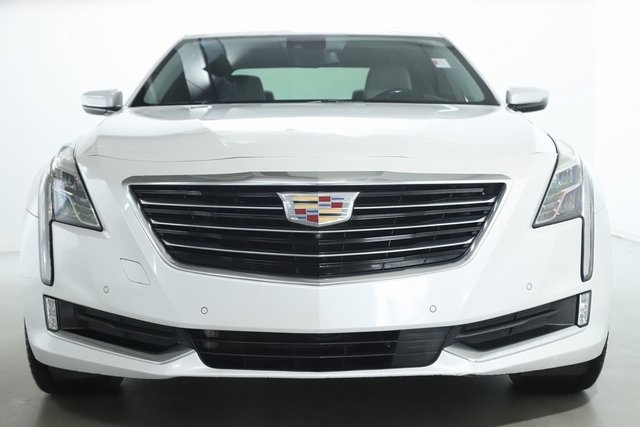 Vehicle image 4 of 46