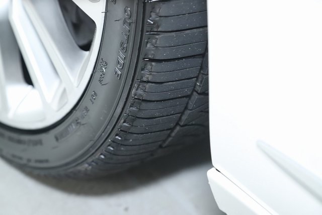 Vehicle image 41 of 46