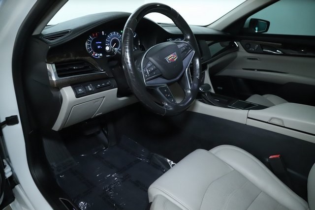 Vehicle image 23 of 46