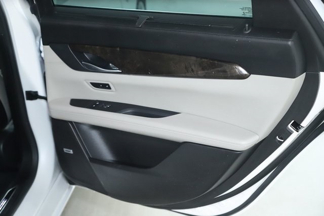Vehicle image 36 of 46