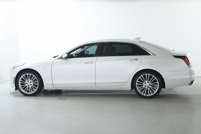 Vehicle image 13 of 46