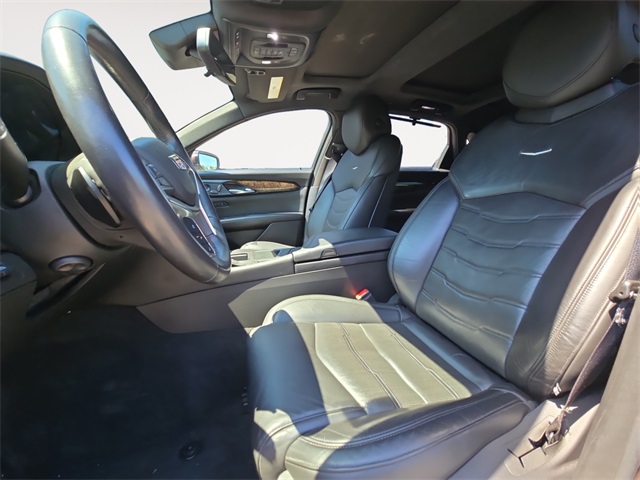Vehicle image 9 of 10