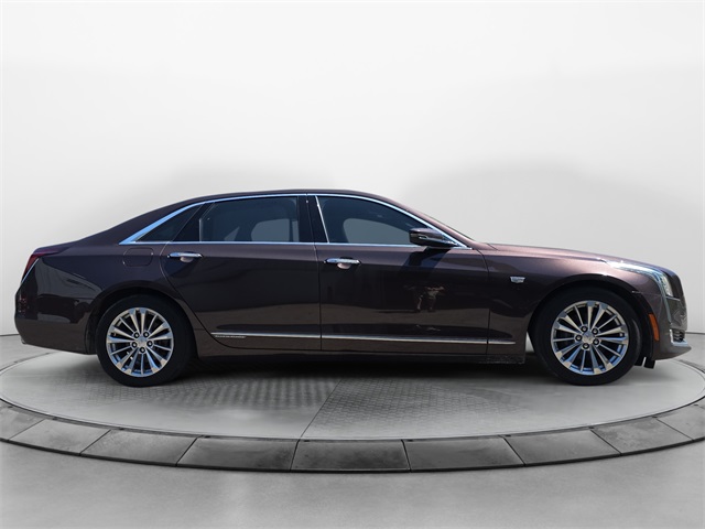 Vehicle image 4 of 10