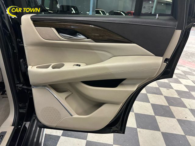 2018 Cadillac Escalade Luxury Image 37 of 50