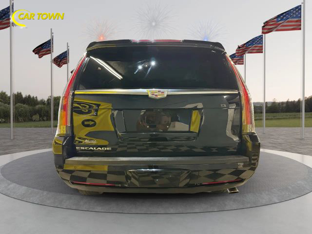 2018 Cadillac Escalade Luxury Image 11 of 50