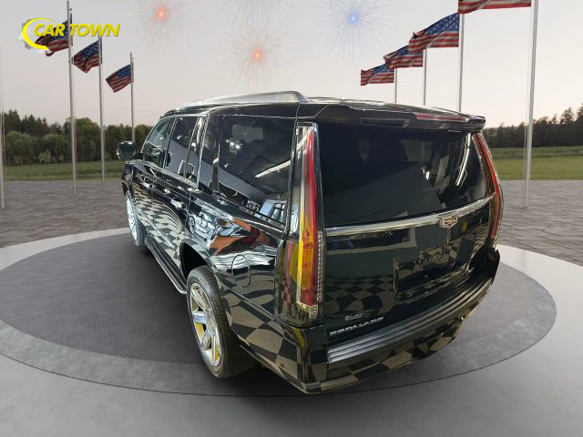 2018 Cadillac Escalade Luxury Image 3 of 50