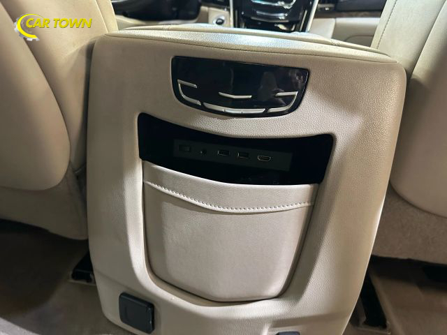 2018 Cadillac Escalade Luxury Image 40 of 50