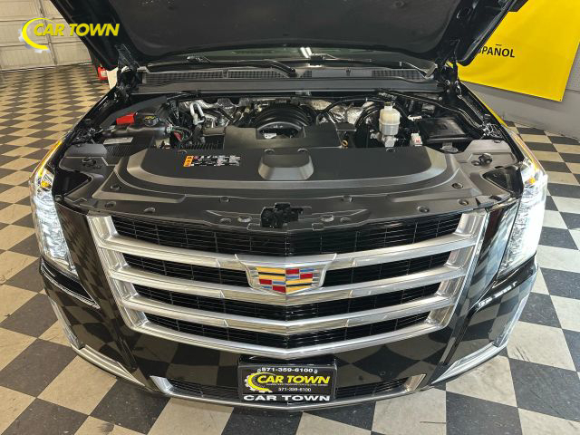 2018 Cadillac Escalade Luxury Image 15 of 50