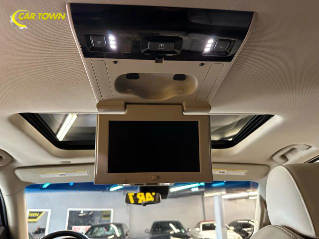 2018 Cadillac Escalade Luxury Image 43 of 50