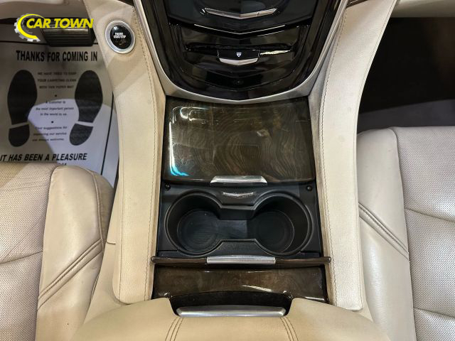 2018 Cadillac Escalade Luxury Image 33 of 50