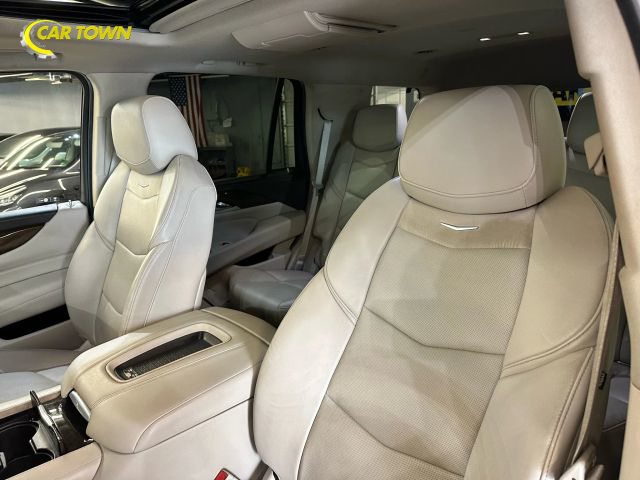 2018 Cadillac Escalade Luxury Image 23 of 50