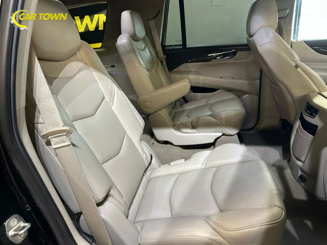 2018 Cadillac Escalade Luxury Image 19 of 50