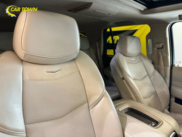 2018 Cadillac Escalade Luxury Image 22 of 50