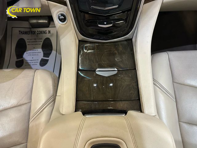 2018 Cadillac Escalade Luxury Image 32 of 50