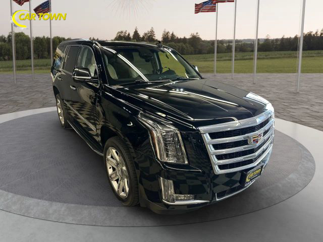 2018 Cadillac Escalade Luxury Image 6 of 50
