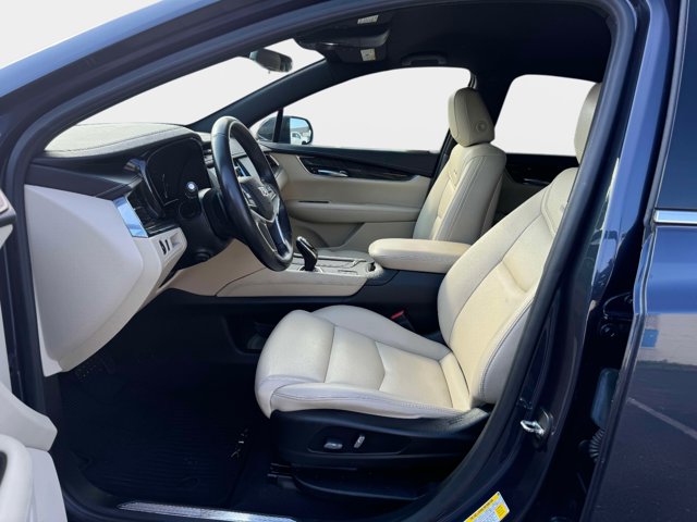 Vehicle image 9 of 27