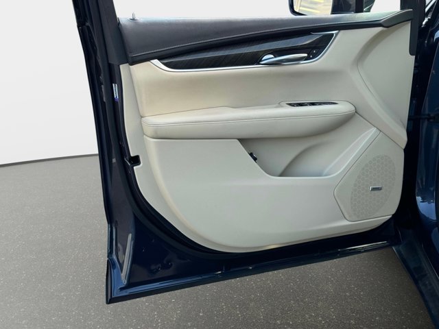 Vehicle image 22 of 27