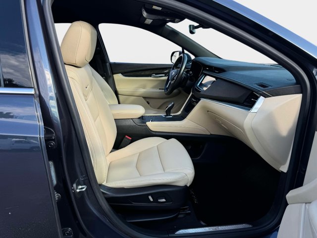 Vehicle image 13 of 27