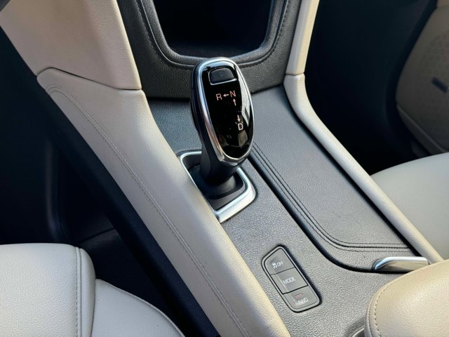 Vehicle image 20 of 27