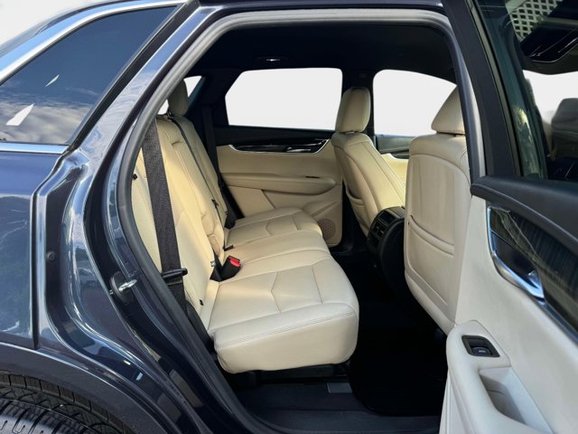 Vehicle image 10 of 27