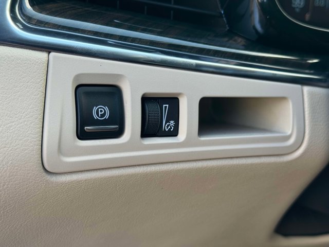Vehicle image 25 of 27
