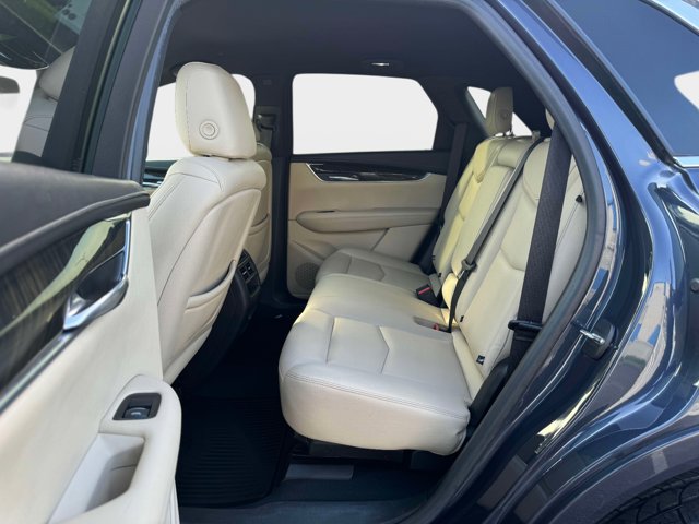 Vehicle image 11 of 27